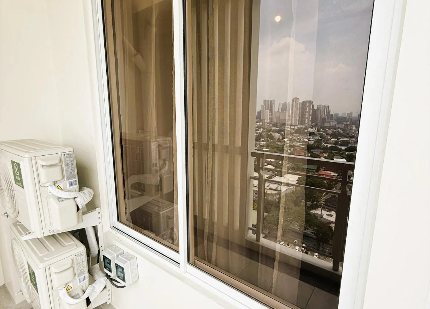 Jfam Suites - Allegra Pasig Condo, With Parking Filipíny