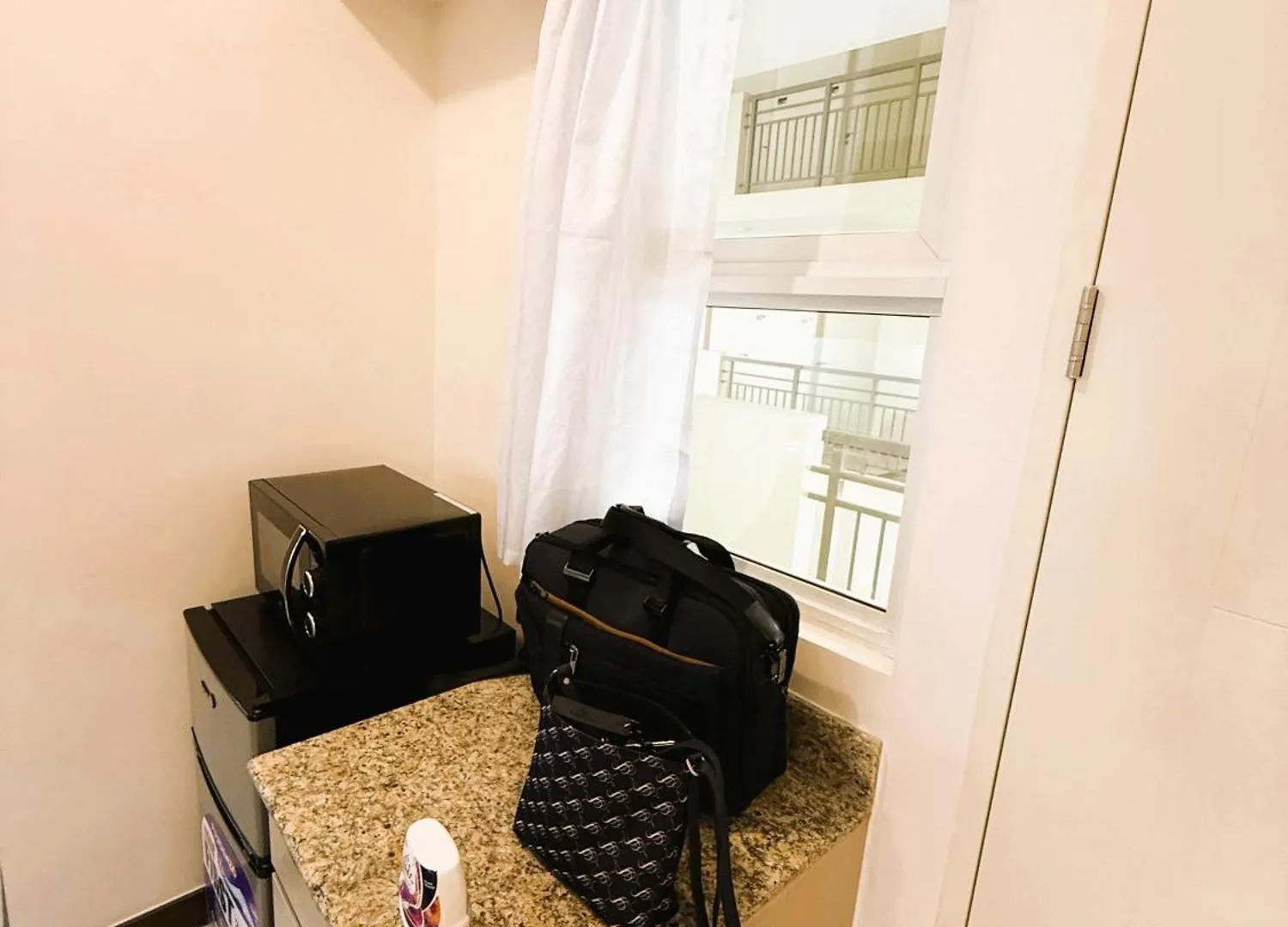 Apartment Jfam Suites - Allegra Pasig Condo, With Parking